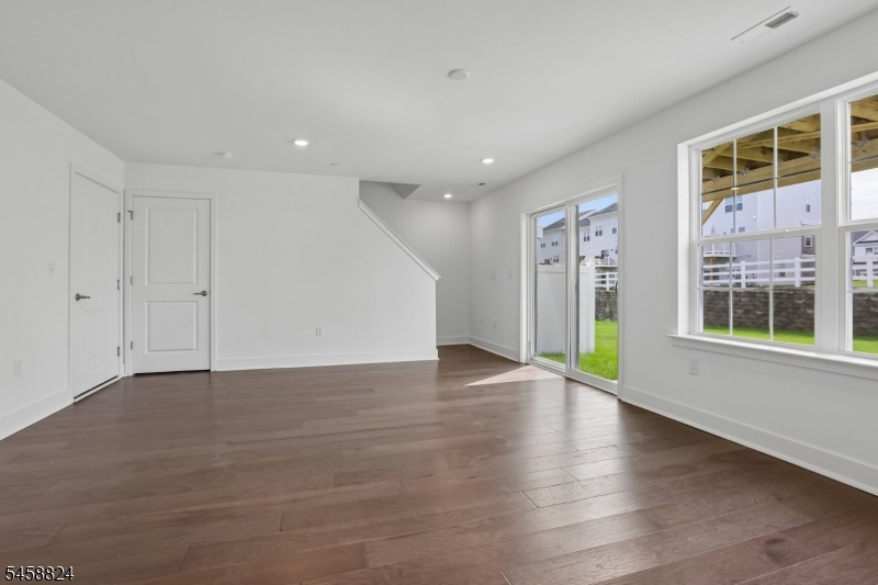 69 Eastwood Ter Property Photo 16