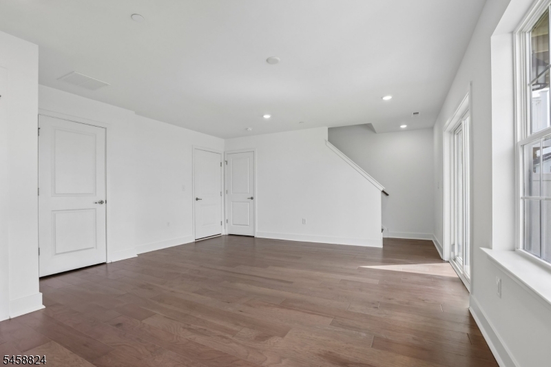 69 Eastwood Ter Property Photo 17