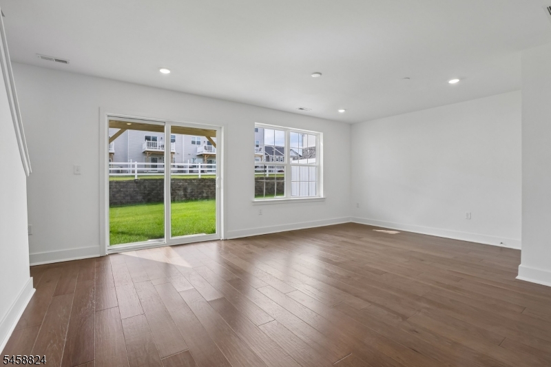 69 Eastwood Ter Property Photo 18