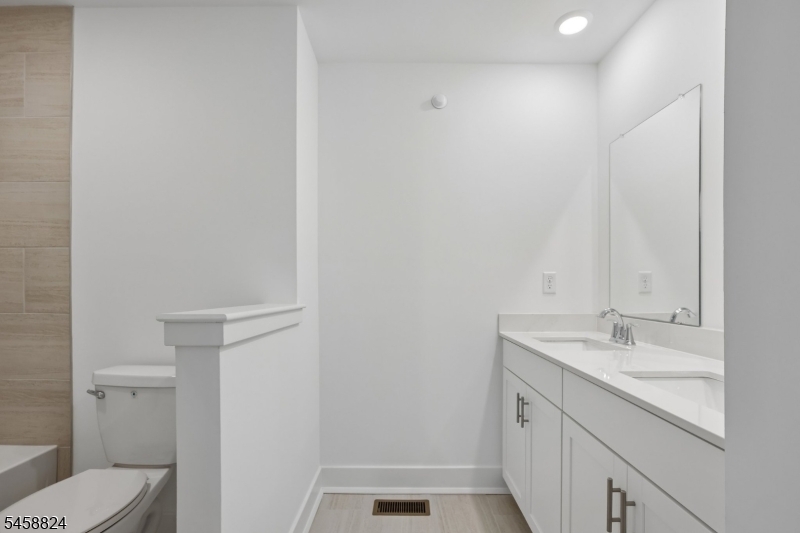 69 Eastwood Ter Property Photo 25