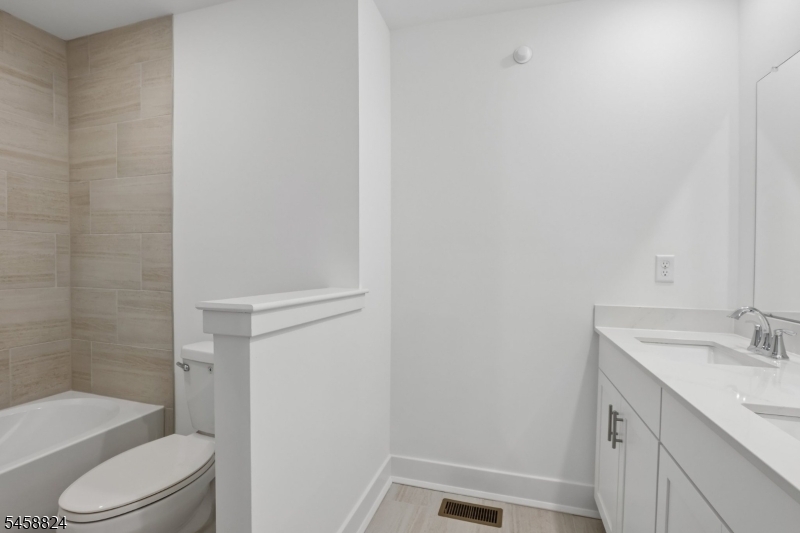 69 Eastwood Ter Property Photo 27