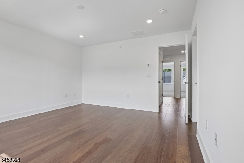69 Eastwood Ter Property Photo 31
