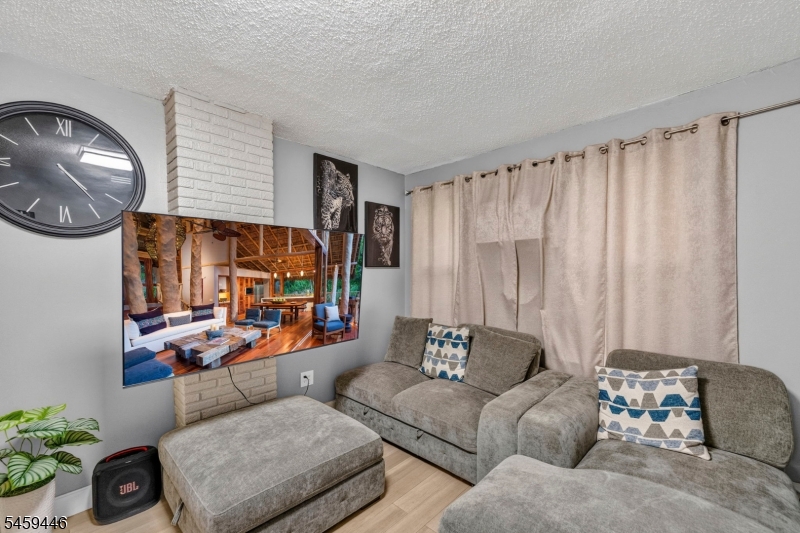 1457 52nd St Property Photo 11