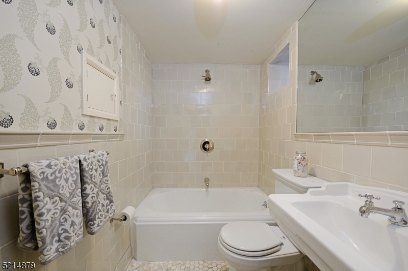 185 Valley Rd Property Photo 22