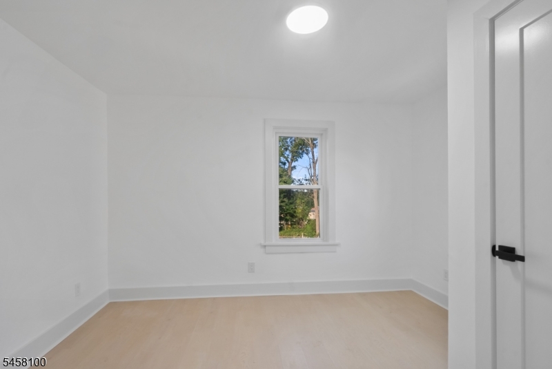 100 W Clinton St Property Photo 10