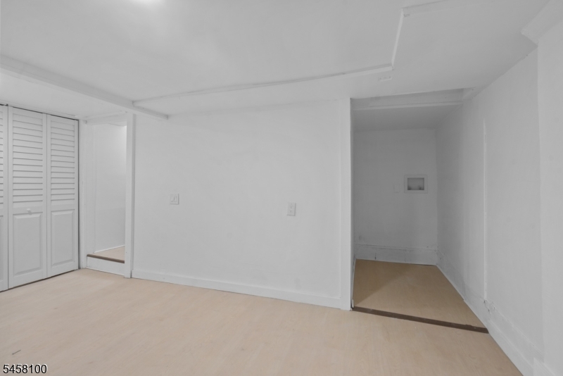 100 W Clinton St Property Photo 19