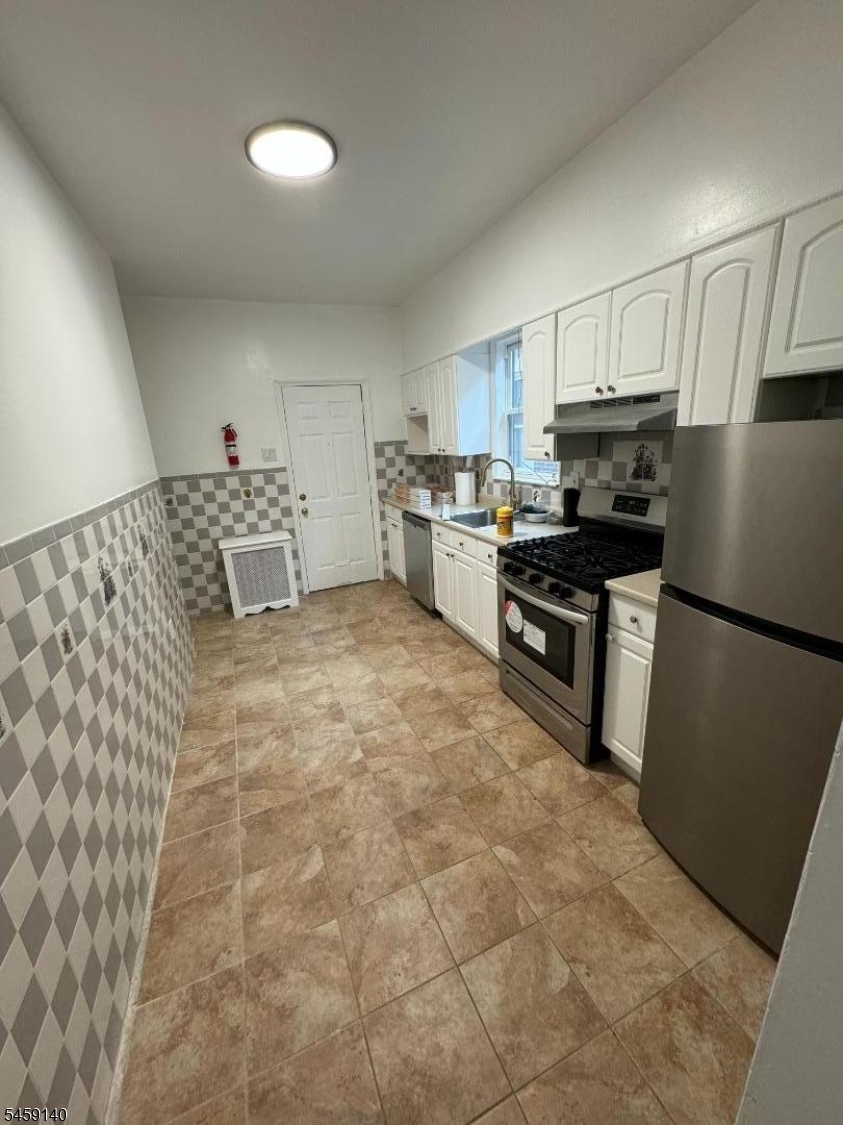 241 Clark Pl 2 Property Photo 6