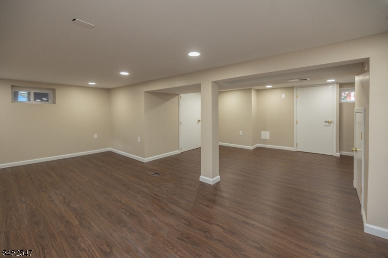 159 Vermont Ave Property Photo 25