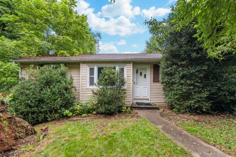 5 Black Oak Dr Property Photo 1
