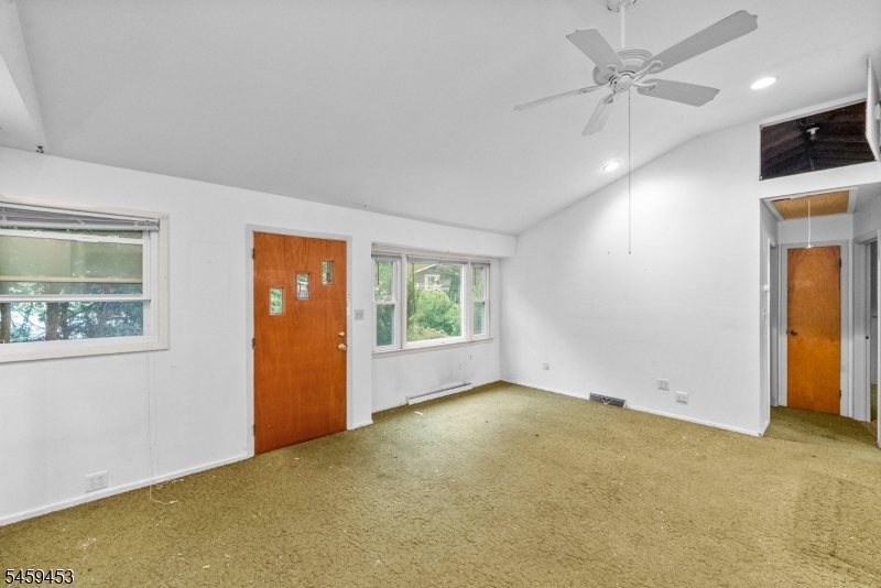 5 Black Oak Dr Property Photo 3