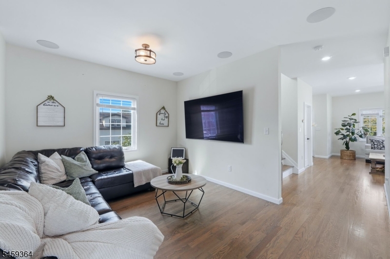 38 Center St Property Photo 14