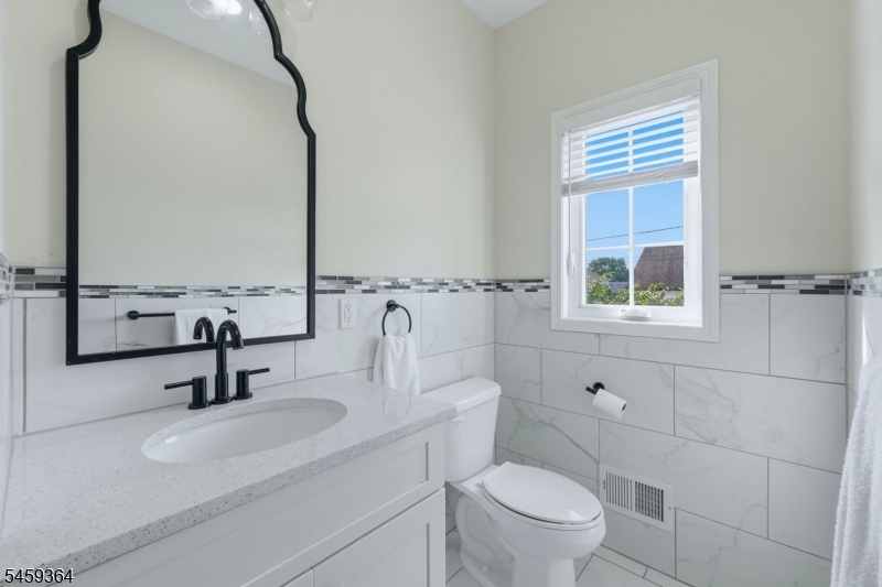 38 Center St Property Photo 17