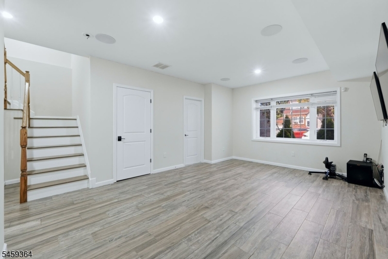 38 Center St Property Photo 30