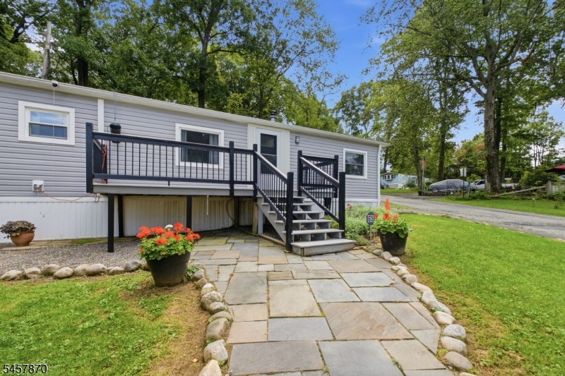 65 Sherwood Park Property Photo 4