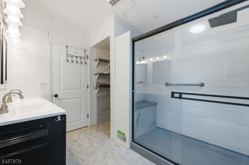 65 Sherwood Park Property Photo 28