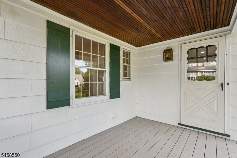 20 Pine St Property Photo 5