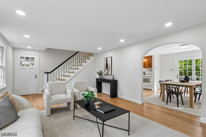 20 Pine St Property Photo 8