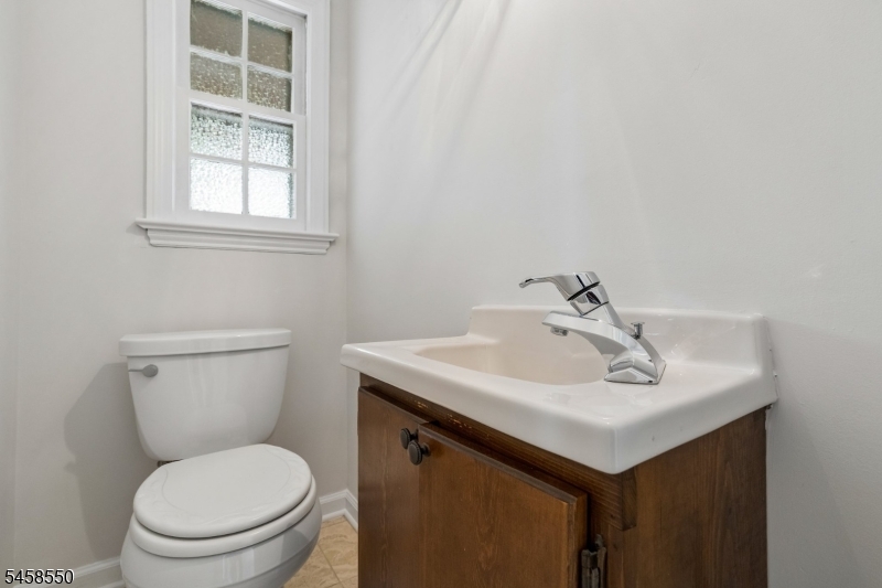 20 Pine St Property Photo 10