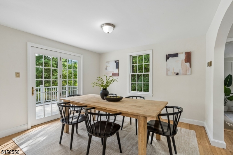 20 Pine St Property Photo 11
