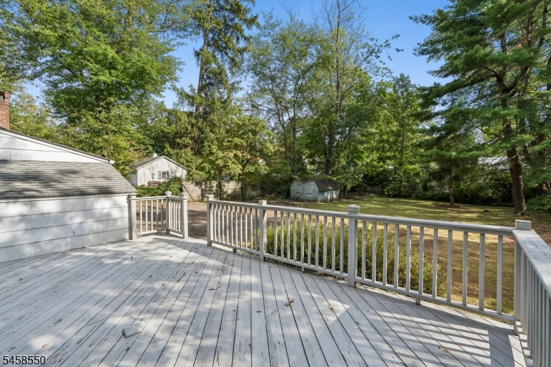 20 Pine St Property Photo 30
