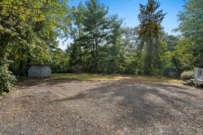 20 Pine St Property Photo 32