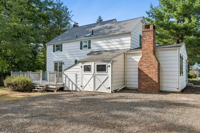 20 Pine St Property Photo 33