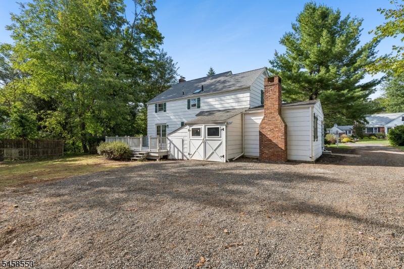 20 Pine St Property Photo 34