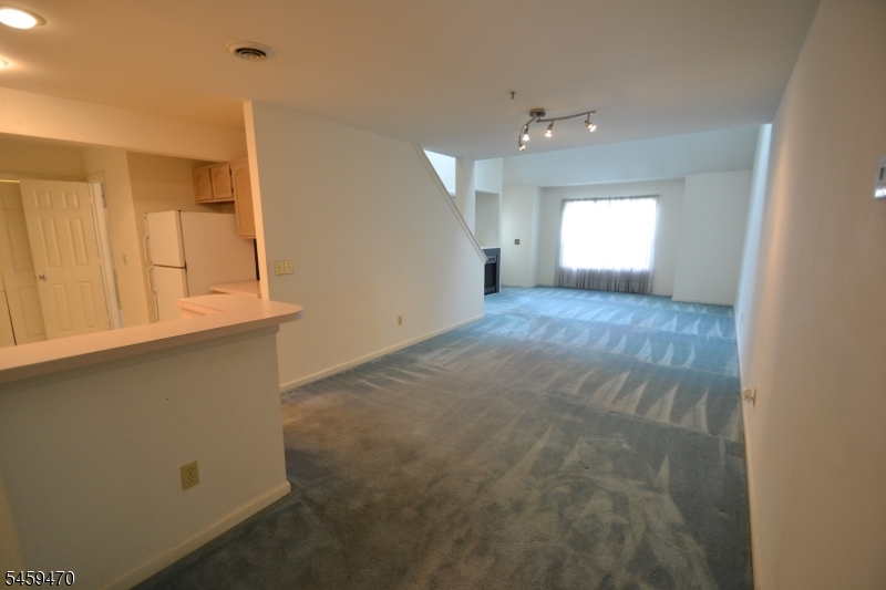 4 Collura Ln Property Photo 8