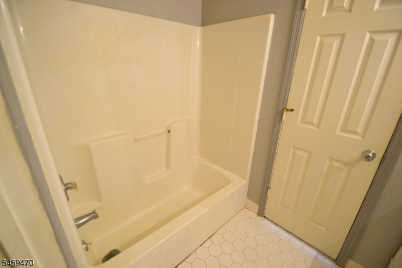 4 Collura Ln Property Photo 15