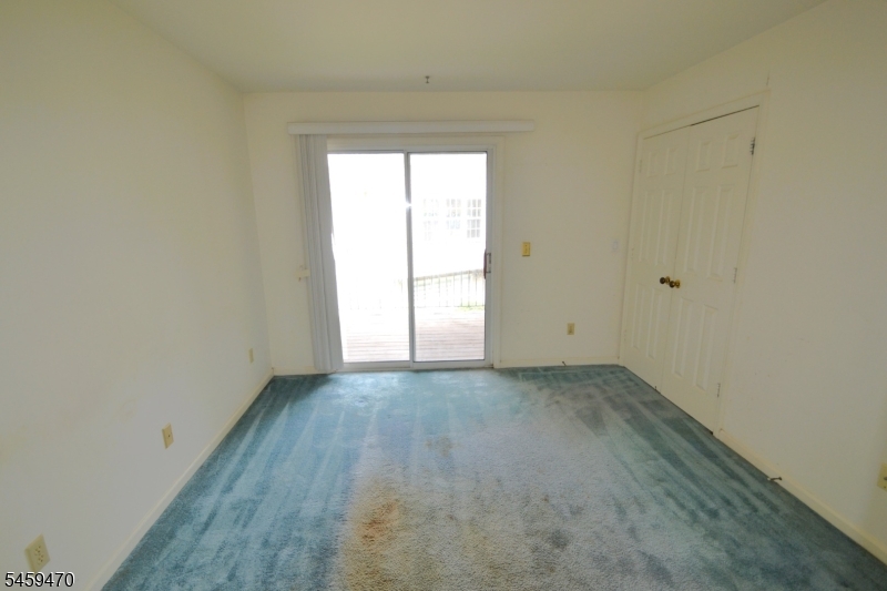 4 Collura Ln Property Photo 17