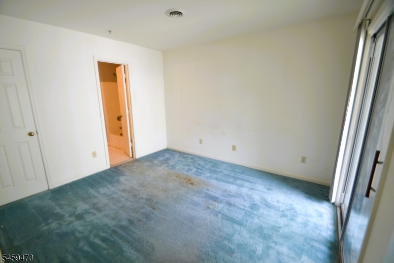 4 Collura Ln Property Photo 19