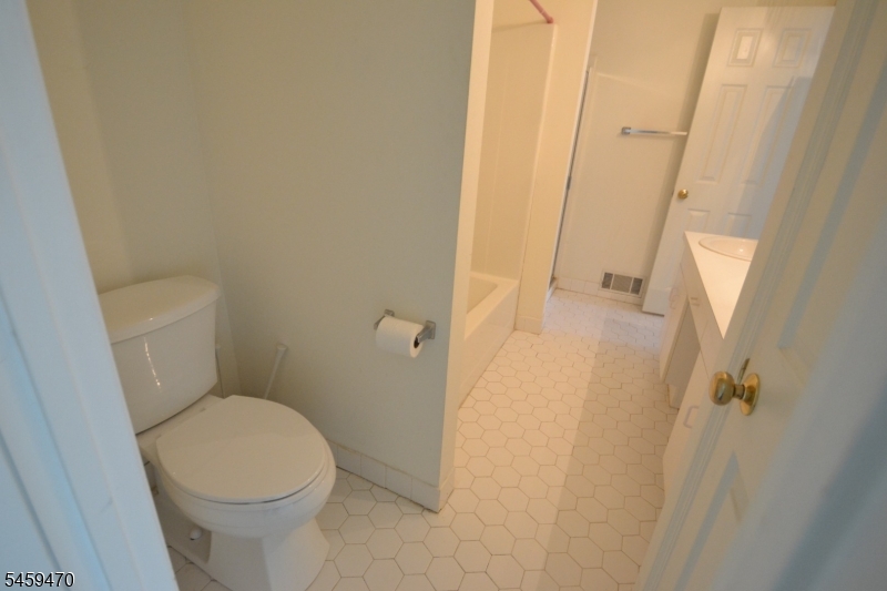 4 Collura Ln Property Photo 32