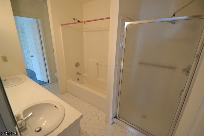 4 Collura Ln Property Photo 33
