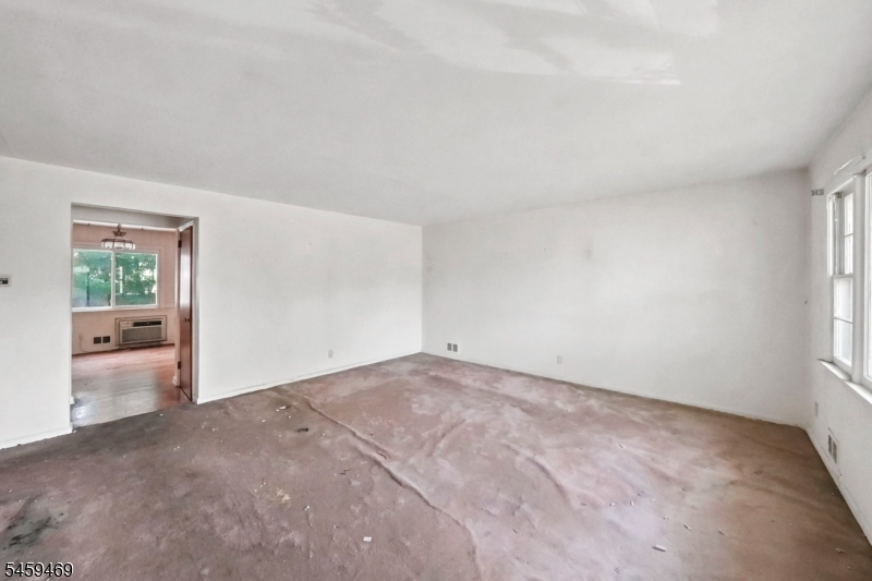 109 W Hanover Ave Property Photo 10