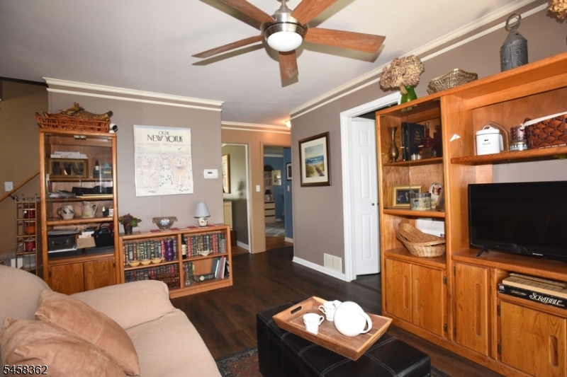389 Meisel Ave Property Photo 8