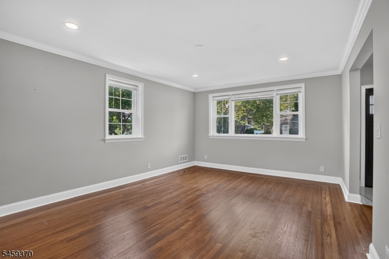 251 Hillside Ave Property Photo 8