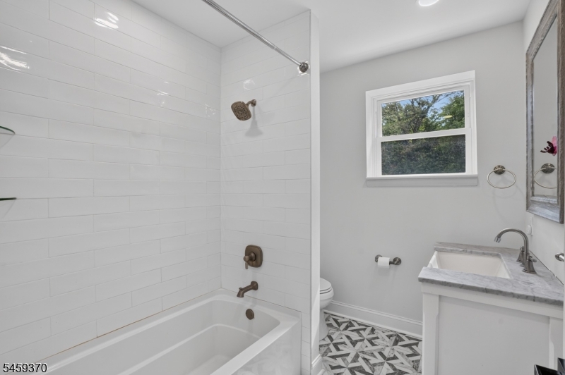 251 Hillside Ave Property Photo 17