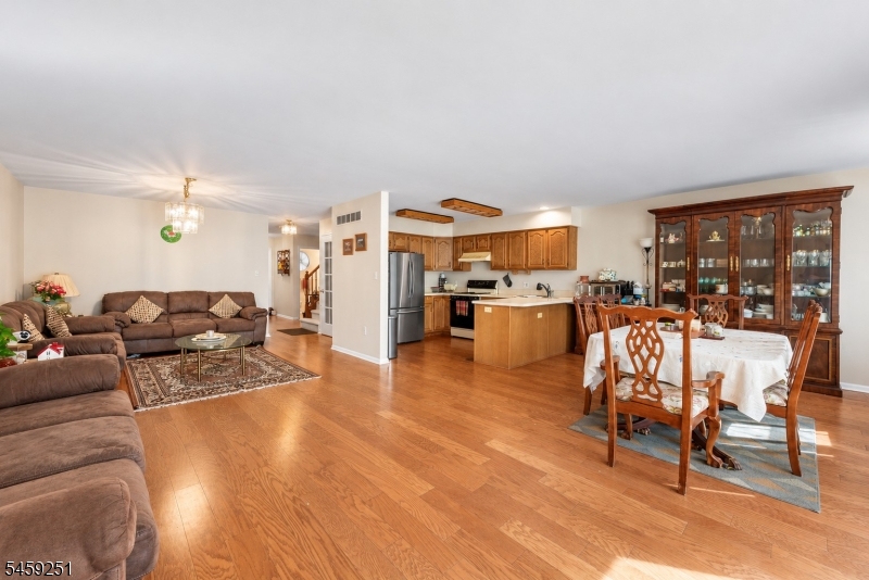 75 Castleton Rd Property Photo 8