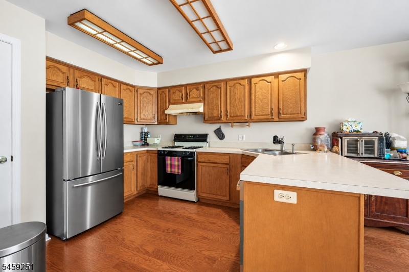 75 Castleton Rd Property Photo 11