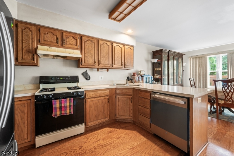 75 Castleton Rd Property Photo 12