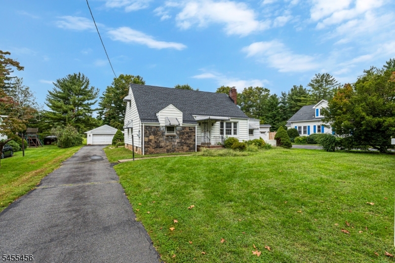81 Hopewell Pennington Rd Property Photo 1
