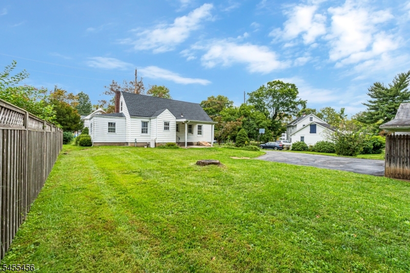 81 Hopewell Pennington Rd Property Photo 4