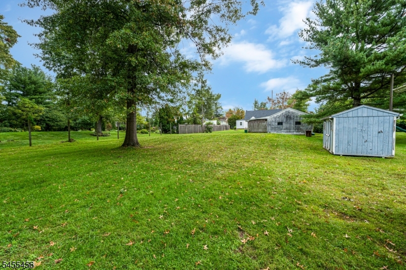 81 Hopewell Pennington Rd Property Photo 12