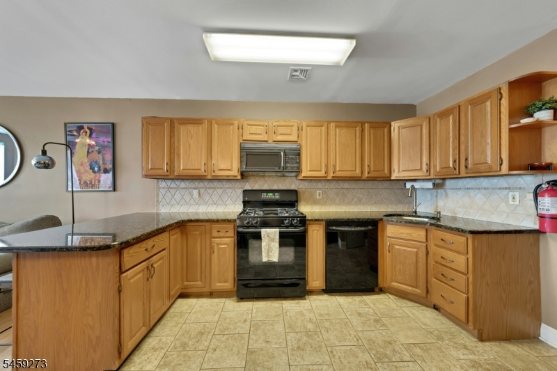 9039 Palisade Ave 4 Property Photo 5
