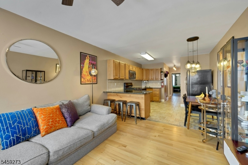 9039 Palisade Ave 4 Property Photo 8