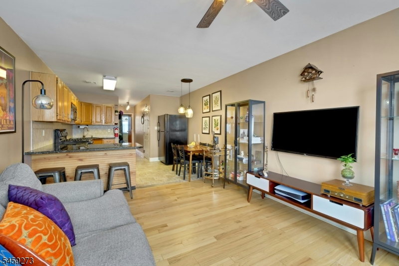 9039 Palisade Ave 4 Property Photo 10