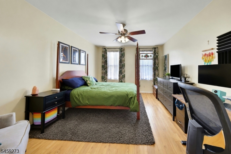 9039 Palisade Ave 4 Property Photo 11