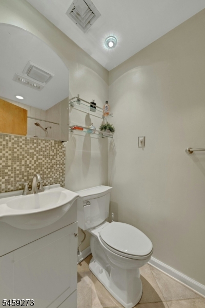 9039 Palisade Ave 4 Property Photo 13