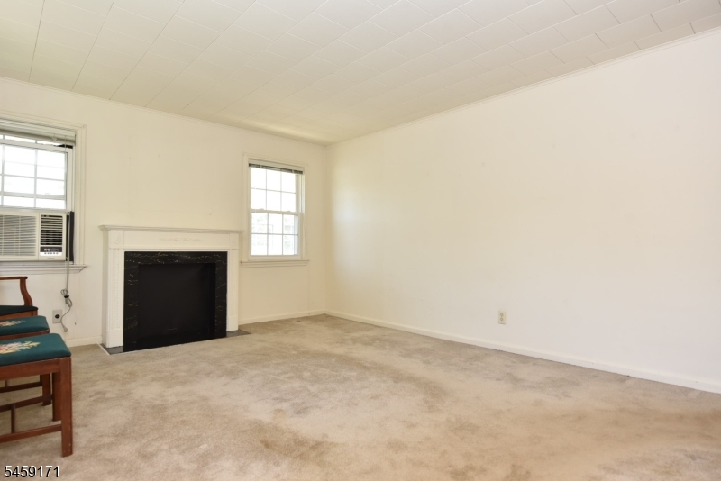 12 Woodside Ave Property Photo 4