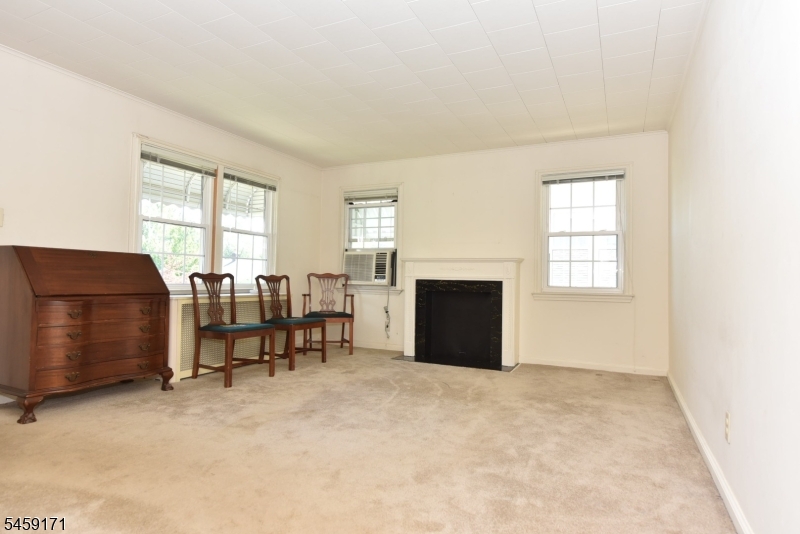 12 Woodside Ave Property Photo 5